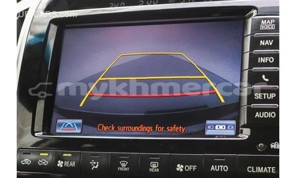 Acheter Import Voiture Toyota Land Cruiser Blanc à Import - Dubai, Kampot Province Acheter Import Voiture Toyota Land Cruiser Blanc à Import - Dubai, Kampot Province