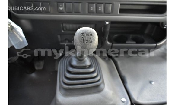 Acheter Import Voiture Toyota Coaster Blanc à Import - Dubai, Kampot Province Acheter Import Voiture Toyota Coaster Blanc à Import - Dubai, Kampot Province