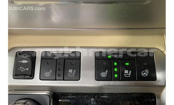 Acheter Import Voiture Toyota Land Cruiser Blanc à Import - Dubai, Kampot Province Acheter Import Voiture Toyota Land Cruiser Blanc à Import - Dubai, Kampot Province