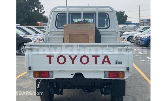 ទិញ នាំចូល Toyota Land Cruiser White ឡាន} ក្នុង Import - Dubai ក្នុង Kampot Province ទិញ នាំចូល Toyota Land Cruiser White ឡាន} ក្នុង Import - Dubai ក្នុង Kampot Province
