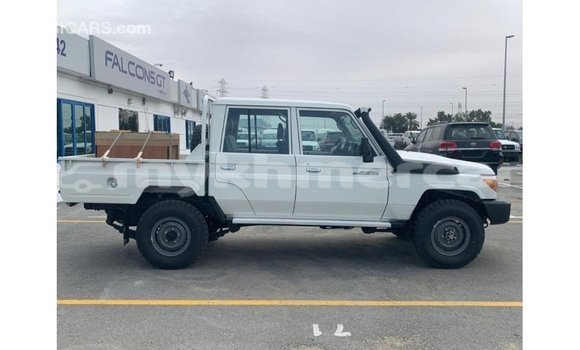 ទិញ នាំចូល Toyota Land Cruiser White ឡាន} ក្នុង Import - Dubai ក្នុង Kampot Province ទិញ នាំចូល Toyota Land Cruiser White ឡាន} ក្នុង Import - Dubai ក្នុង Kampot Province