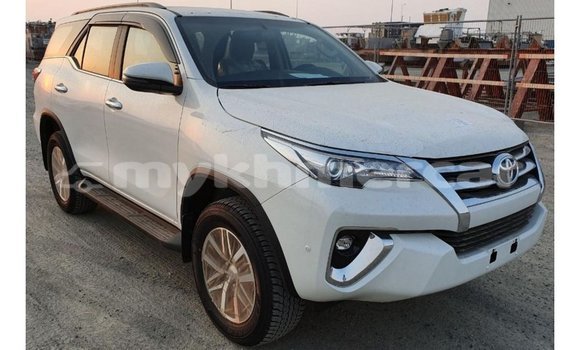 Buy Import Toyota Fortuner White Car in Import - Dubai in Kampot Province Buy Import Toyota Fortuner White Car in Import - Dubai in Kampot Province