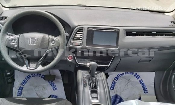 Acheter Import Moto Honda C Blanc à Import - Dubai, Kampot Province Acheter Import Moto Honda C Blanc à Import - Dubai, Kampot Province