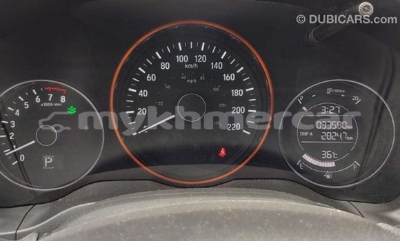 Acheter Import Moto Honda C Blanc à Import - Dubai, Kampot Province Acheter Import Moto Honda C Blanc à Import - Dubai, Kampot Province