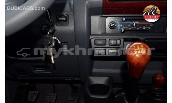 Acheter Import Voiture Toyota Land Cruiser Rouge à Import - Dubai, Kampot Province Acheter Import Voiture Toyota Land Cruiser Rouge à Import - Dubai, Kampot Province