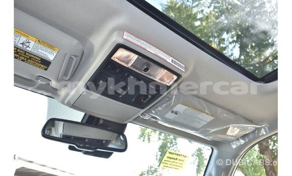 Acheter Import Utilitaire Toyota HiAce Blanc à Import - Dubai, Kampot Province Acheter Import Utilitaire Toyota HiAce Blanc à Import - Dubai, Kampot Province