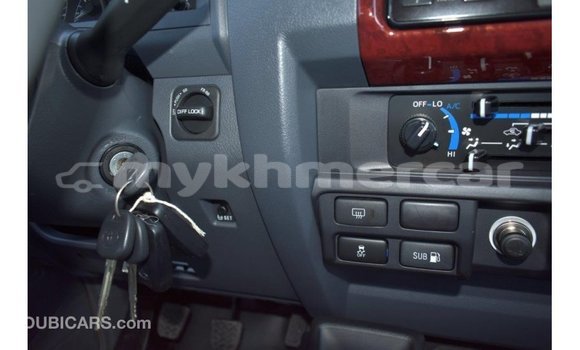 Acheter Import Voiture Toyota Land Cruiser Beige à Import - Dubai, Kampot Province Acheter Import Voiture Toyota Land Cruiser Beige à Import - Dubai, Kampot Province