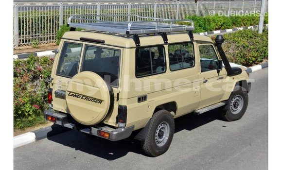 Acheter Import Voiture Toyota Land Cruiser Beige à Import - Dubai, Kampot Province Acheter Import Voiture Toyota Land Cruiser Beige à Import - Dubai, Kampot Province