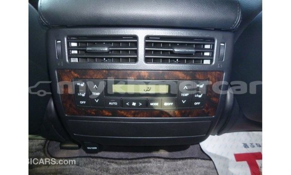 Acheter Import Voiture Toyota Land Cruiser Blanc à Import - Dubai, Kampot Province Acheter Import Voiture Toyota Land Cruiser Blanc à Import - Dubai, Kampot Province