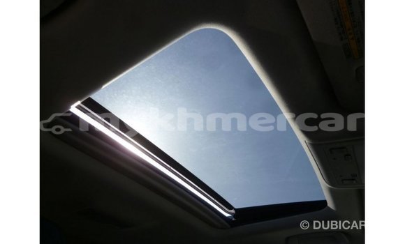 Acheter Import Voiture Toyota Land Cruiser Blanc à Import - Dubai, Kampot Province Acheter Import Voiture Toyota Land Cruiser Blanc à Import - Dubai, Kampot Province