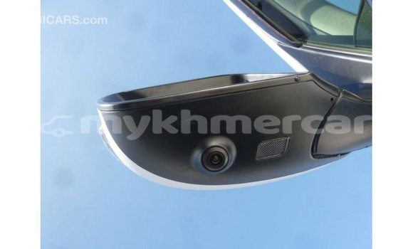 Acheter Import Voiture Toyota Land Cruiser Blanc à Import - Dubai, Kampot Province Acheter Import Voiture Toyota Land Cruiser Blanc à Import - Dubai, Kampot Province