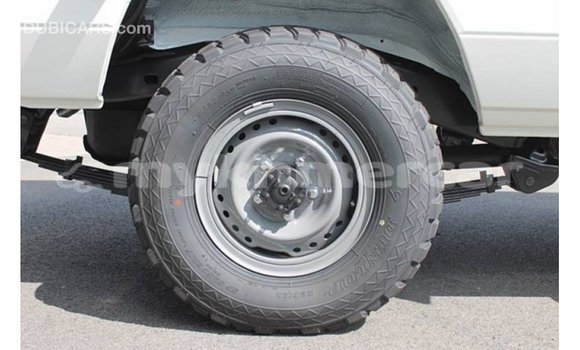 Buy Import Toyota Land Cruiser White Car in Import - Dubai in Kampot Province Buy Import Toyota Land Cruiser White Car in Import - Dubai in Kampot Province