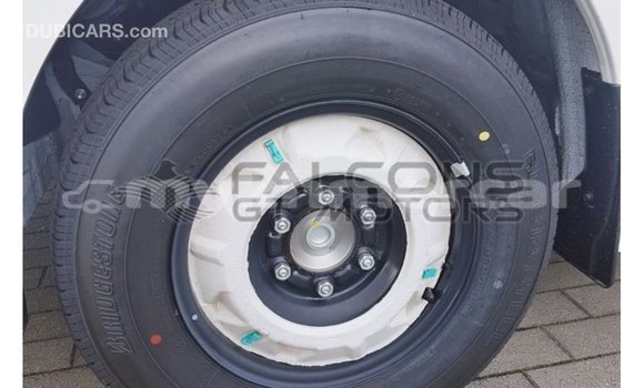 Buy Import Toyota Hiace White Car in Import - Dubai in Kampot Province Buy Import Toyota Hiace White Car in Import - Dubai in Kampot Province