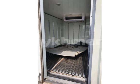 Acheter Import Voiture Kia Rio Blanc à Import - Dubai, Kampot Province Acheter Import Voiture Kia Rio Blanc à Import - Dubai, Kampot Province