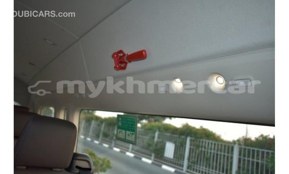 Acheter Import Voiture Toyota Hiace Bleu à Import - Dubai, Kampot Province Acheter Import Voiture Toyota Hiace Bleu à Import - Dubai, Kampot Province