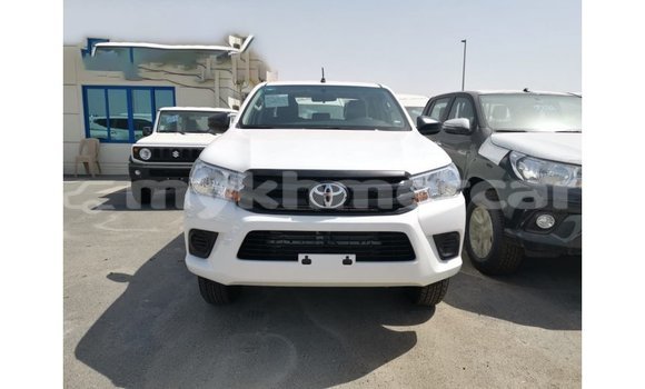 Acheter Import Voiture Toyota Hilux Blanc à Import - Dubai, Kampot Province Acheter Import Voiture Toyota Hilux Blanc à Import - Dubai, Kampot Province