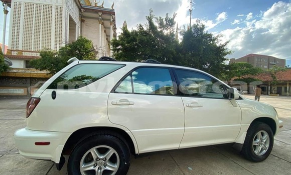 ទិញ បានប្រើ Lexus RX 300 White ឡាន} ក្នុង Phnom Penh ក្នុង Phnom Penh ទិញ បានប្រើ Lexus RX 300 White ឡាន} ក្នុង Phnom Penh ក្នុង Phnom Penh