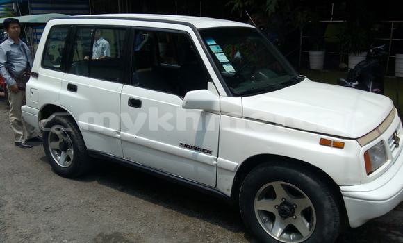 Buy Used Suzuki Sidekick White Car in Siem Reap in Siem Reap Province Buy Used Suzuki Sidekick White Car in Siem Reap in Siem Reap Province