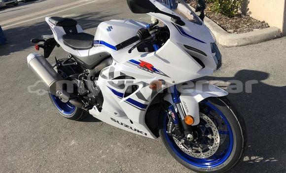 Buy New Suzuki GSX–R White Bike in Import - Dubai in Kampot Province Buy New Suzuki GSX–R White Bike in Import - Dubai in Kampot Province