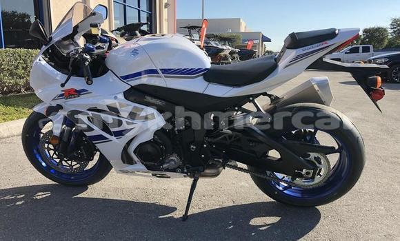Buy New Suzuki GSX–R White Bike in Import - Dubai in Kampot Province Buy New Suzuki GSX–R White Bike in Import - Dubai in Kampot Province
