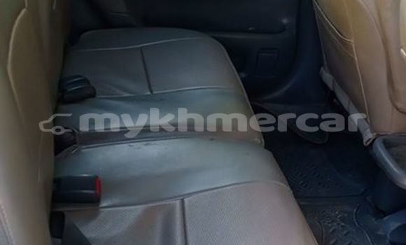 Buy Used Honda CR–V Silver Car in Amleang in Kampong Speu Province Buy Used Honda CR–V Silver Car in Amleang in Kampong Speu Province