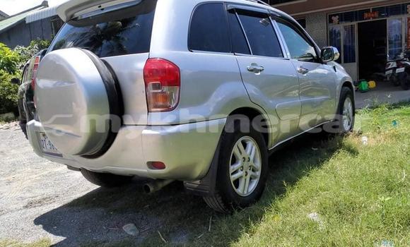 Buy Used Toyota RAV4 Silver Car in Amleang in Kampong Speu Province Buy Used Toyota RAV4 Silver Car in Amleang in Kampong Speu Province