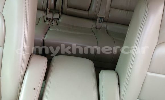 Buy Used Lexus LX White Car in Amleang in Kampong Speu Province Buy Used Lexus LX White Car in Amleang in Kampong Speu Province
