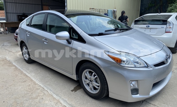 Buy Used Toyota Prius Brown Car in Phnom Penh in Phnom Penh Buy Used Toyota Prius Brown Car in Phnom Penh in Phnom Penh