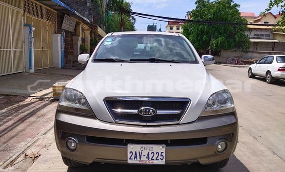Buy Used Kia Sorento Silver Car in Phnom Penh in Phnom Penh