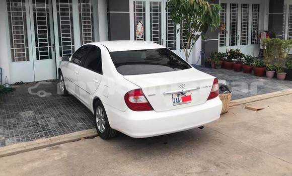 Acheter Occasion Voiture Toyota Camry Blanc à Phanomsok, Oddar Meanchey Province Acheter Occasion Voiture Toyota Camry Blanc à Phanomsok, Oddar Meanchey Province