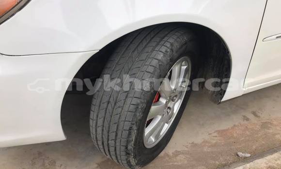 Acheter Occasion Voiture Toyota Camry Blanc à Phanomsok, Oddar Meanchey Province Acheter Occasion Voiture Toyota Camry Blanc à Phanomsok, Oddar Meanchey Province