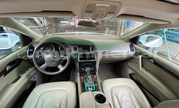 Buy Used Audi Q7 White Car in Banlung in Ratanakiri Province Buy Used Audi Q7 White Car in Banlung in Ratanakiri Province