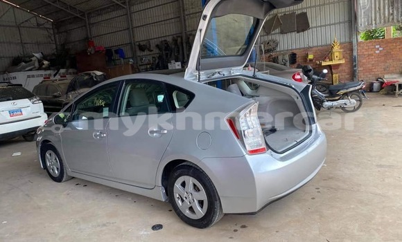 Buy Used Toyota Prius Silver Car in Banlung in Ratanakiri Province Buy Used Toyota Prius Silver Car in Banlung in Ratanakiri Province