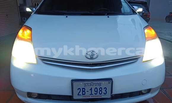 Buy Used Toyota Prius White Car in Banlung in Ratanakiri Province Buy Used Toyota Prius White Car in Banlung in Ratanakiri Province