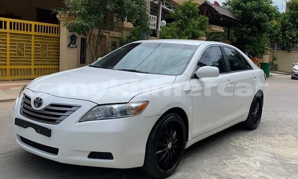 ទិញ បានប្រើ Toyota Camry White ឡាន} ក្នុង Amleang ក្នុង Kampong Speu Province ទិញ បានប្រើ Toyota Camry White ឡាន} ក្នុង Amleang ក្នុង Kampong Speu Province
