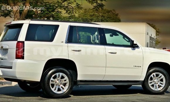 Acheter Import Voiture Chevrolet Tahoe Blanc à Import - Dubai, Kampot Province Acheter Import Voiture Chevrolet Tahoe Blanc à Import - Dubai, Kampot Province
