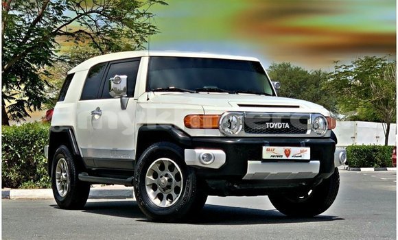 Buy Import Toyota FJ Cruiser White Car in Import - Dubai in Kampot Province