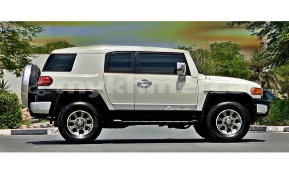 ទិញ នាំចូល Toyota FJ Cruiser White ឡាន} ក្នុង Import - Dubai ក្នុង Kampot Province ទិញ នាំចូល Toyota FJ Cruiser White ឡាន} ក្នុង Import - Dubai ក្នុង Kampot Province