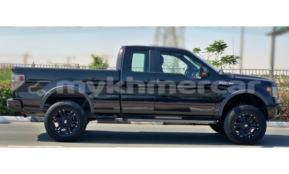 Acheter Import Voiture Ford Club Wagon Noir à Import - Dubai, Kampot Province Acheter Import Voiture Ford Club Wagon Noir à Import - Dubai, Kampot Province