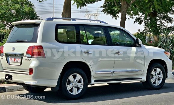 ទិញ នាំចូល Toyota Land Cruiser White ឡាន} ក្នុង Import - Dubai ក្នុង Kampot Province ទិញ នាំចូល Toyota Land Cruiser White ឡាន} ក្នុង Import - Dubai ក្នុង Kampot Province