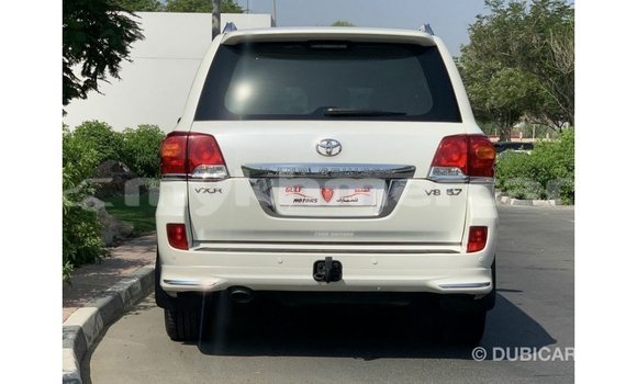 ទិញ នាំចូល Toyota Land Cruiser White ឡាន} ក្នុង Import - Dubai ក្នុង Kampot Province ទិញ នាំចូល Toyota Land Cruiser White ឡាន} ក្នុង Import - Dubai ក្នុង Kampot Province