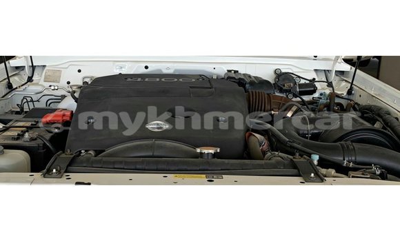 Acheter Import Voiture Nissan Patrol Blanc à Import - Dubai, Kampot Province Acheter Import Voiture Nissan Patrol Blanc à Import - Dubai, Kampot Province