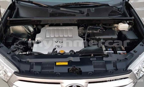 Acheter Import Voiture Toyota Highlander Vert à Import - Dubai, Kampot Province Acheter Import Voiture Toyota Highlander Vert à Import - Dubai, Kampot Province