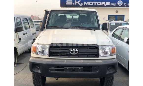 Buy Import Toyota Land Cruiser White Car in Import - Dubai in Kampot Province