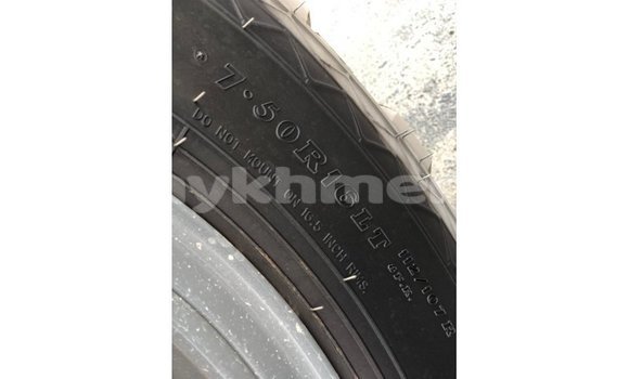 Acheter Import Voiture Toyota Land Cruiser Blanc à Import - Dubai, Kampot Province Acheter Import Voiture Toyota Land Cruiser Blanc à Import - Dubai, Kampot Province