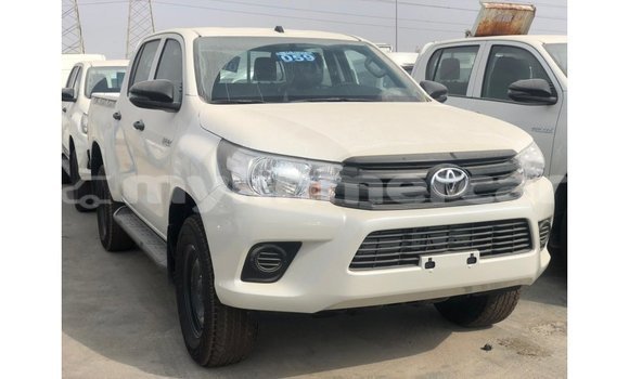 Buy Import Toyota Hilux White Car in Import - Dubai in Kampot Province