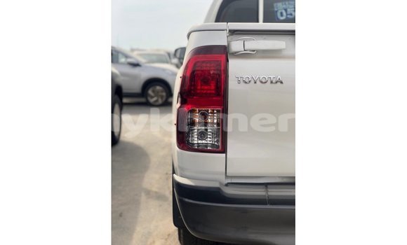 Buy Import Toyota Hilux White Car in Import - Dubai in Kampot Province Buy Import Toyota Hilux White Car in Import - Dubai in Kampot Province