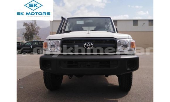 Buy Import Toyota Land Cruiser White Car in Import - Dubai in Kampot Province