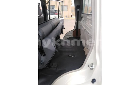 ទិញ នាំចូល Toyota Land Cruiser White ឡាន} ក្នុង Import - Dubai ក្នុង Kampot Province ទិញ នាំចូល Toyota Land Cruiser White ឡាន} ក្នុង Import - Dubai ក្នុង Kampot Province