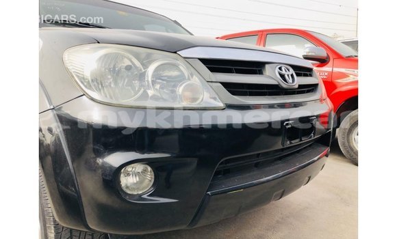 Acheter Import Voiture Toyota Fortuner Noir à Import - Dubai, Kampot Province Acheter Import Voiture Toyota Fortuner Noir à Import - Dubai, Kampot Province